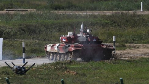 СРПСКИ ТЕНКИСТИ У ПОЛУФИНАЛУ: Припадници Војске Србије на Тенковском биатлону показали завидну вештину (ФОТО/ВИДЕО) СРПСКИ ТЕНКИСТИ У ПОЛУФИНАЛУ: Припадници Војске Србије на Тенковском биатлону показали завидну вештину (ФОТО/ВИДЕО)