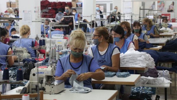 ПОДСТИЦАЈИ ЈУГУ ЗЕМЉЕ: Београдска и Јужнобачка област праве 67,3 одсто бруто додате вредности, потребно је отклањање регионалних разлика ПОДСТИЦАЈИ ЈУГУ ЗЕМЉЕ: Београдска и Јужнобачка област праве 67,3 одсто бруто додате вредности, потребно је отклањање регионалних разлика