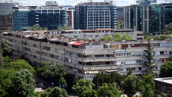 ВУЧИЋ ПОЗИВА ЉУДЕ ДА ПОЖУРЕ: Већ 4.650 младих жели стамбене кредите ВУЧИЋ ПОЗИВА ЉУДЕ ДА ПОЖУРЕ: Већ 4.650 младих жели стамбене кредите
