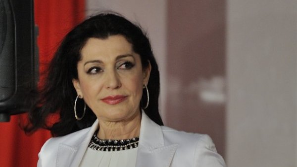 МУЗИКА ЉУБАВИ И НАДЕ: Оперска дива Јадранка Јовановић најављује концерт националног театра МУЗИКА ЉУБАВИ И НАДЕ: Оперска дива Јадранка Јовановић најављује концерт националног театра