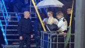 JELENA ROZGA ZAPALILA ZRENJANIN: Pevačicu ni kiša nije sprečila da održi fantastičan koncert (FOTO)