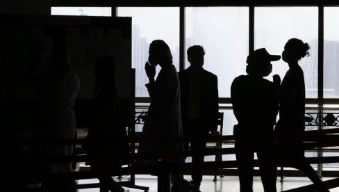 ГРУПНИ СЕКС У КОВИД БОЛНИЦИ: Војска извршила претрес после дојава о тучи и злоупотреби дрога ГРУПНИ СЕКС У КОВИД БОЛНИЦИ: Војска извршила претрес после дојава о тучи и злоупотреби дрога