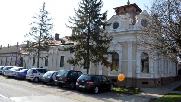 ПОКРАО ЦРВЕНИ КРСТ У ПЛАНДИШТУ: Ухапшен лопов, однео латпотове и звучник ПОКРАО ЦРВЕНИ КРСТ У ПЛАНДИШТУ: Ухапшен лопов, однео латпотове и звучник