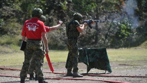 SRPSKI I RUSKI VOJNI POLICAJCI IZJEDNAČENI: Prva faza takmičenja „Čuvar reda“ na poligonu “Žiča” (FOTO) SRPSKI I RUSKI VOJNI POLICAJCI IZJEDNAČENI: Prva faza takmičenja „Čuvar reda“ na poligonu “Žiča” (FOTO)