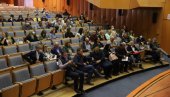 САСТАНАК ДИРЕКТОРА СВИХ ШКОЛА У ВРШЦУ: Јужни Банат спреман за нову школску годину САСТАНАК ДИРЕКТОРА СВИХ ШКОЛА У ВРШЦУ: Јужни Банат спреман за нову школску годину