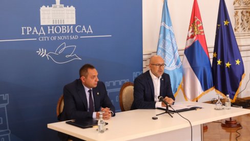 САРАДЊА У ИЗГРАДЊИ ЗГРАДЕ ПОЛИЦИЈСКЕ ИСПОСТАВЕ У НОВОМ САДУ: Министар Вулин и градоначелник Вучевић потписали уговор САРАДЊА У ИЗГРАДЊИ ЗГРАДЕ ПОЛИЦИЈСКЕ ИСПОСТАВЕ У НОВОМ САДУ: Министар Вулин и градоначелник Вучевић потписали уговор