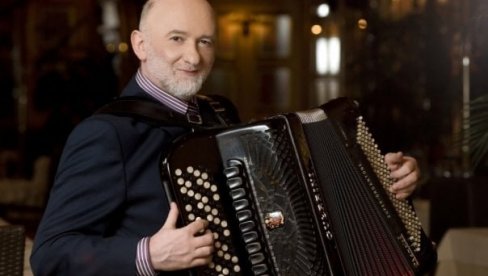 ZLATNE HARMONIKE KRALJEVA: Koncert na Trgu u centru grada na Ibru ZLATNE HARMONIKE KRALJEVA: Koncert na Trgu u centru grada na Ibru