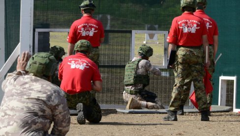 RUSKI VOJNI POLICAJCI PUCAJU KAO SRBI: Ministarstvo odbrane Rusije zadovoljno rezultatima svojih predstavnika (VIDEO) RUSKI VOJNI POLICAJCI PUCAJU KAO SRBI: Ministarstvo odbrane Rusije zadovoljno rezultatima svojih predstavnika (VIDEO)