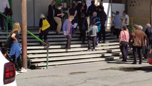KORONA U SREDNJEM BANATU: Broj zaraženih porastao na 222 KORONA U SREDNJEM BANATU: Broj zaraženih porastao na 222