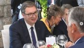 СВЕЧАНИ РУЧАК НАКОН БЛЕДСКОГ ФОРУМА: Вучић после великог успеха на кратком предаху са председником Словеније (ФОТО)