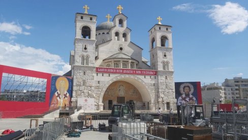 POSLEDNJE PRIPREME ZA VELIKI SABOR: Podgorica se sprema da dočeka patrijarha Porfirija (FOTO) POSLEDNJE PRIPREME ZA VELIKI SABOR: Podgorica se sprema da dočeka patrijarha Porfirija (FOTO)