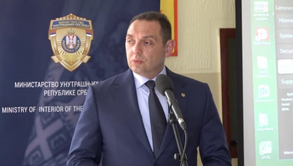 НА СУЂЕЊУ БЕЛИВУКУ И НОВИ ДОКАЗИ: Министар Вулин о бившој државној секретарки, организованом криминалном клану, доказаним убиствима ... НА СУЂЕЊУ БЕЛИВУКУ И НОВИ ДОКАЗИ: Министар Вулин о бившој државној секретарки, организованом криминалном клану, доказаним убиствима ...