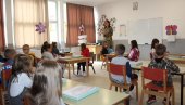 МНОГО ВИШЕ ЂАКА ПРВАКА НА ТЕРИТОРИЈИ ВЛАСОТИНЦА: У први разред кренуло 252 деце МНОГО ВИШЕ ЂАКА ПРВАКА НА ТЕРИТОРИЈИ ВЛАСОТИНЦА: У први разред кренуло 252 деце