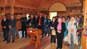 ЦРКВУ НАПРАВИЛИ ОД ПОРУШЕНИХ КУЋА: Тасићи код Руда обележили сеоску крсну славу ЦРКВУ НАПРАВИЛИ ОД ПОРУШЕНИХ КУЋА: Тасићи код Руда обележили сеоску крсну славу