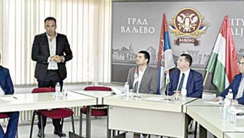 NOVE SIJALICE ŠTITE OKOLINU: Valjevo prvi grad u Srbiji koji pokušava da eliminiše zagađenje od javne rasvete NOVE SIJALICE ŠTITE OKOLINU: Valjevo prvi grad u Srbiji koji pokušava da eliminiše zagađenje od javne rasvete