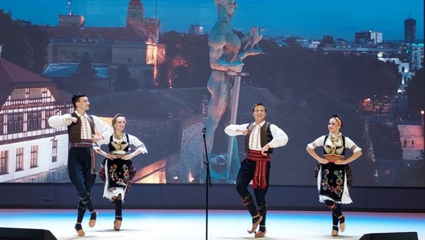 НАГРАДЕ ЗА ВОЈСКУ СРБИЈЕ: Национална култура Србије одушевила руску публику НАГРАДЕ ЗА ВОЈСКУ СРБИЈЕ: Национална култура Србије одушевила руску публику