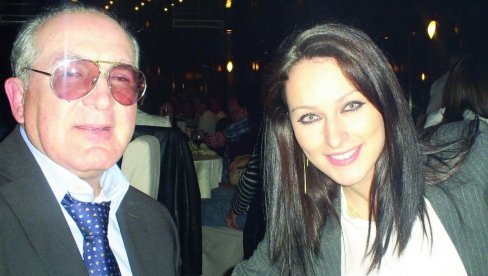 ЖАНЕТ БЕНЕШ ЋУЛУМ О ВЕЛИКОМ ОЦУ МАРИЈАНУ: Многи су га издали, али он би опет све исто урадио - није боксовао због новца ЖАНЕТ БЕНЕШ ЋУЛУМ О ВЕЛИКОМ ОЦУ МАРИЈАНУ: Многи су га издали, али он би опет све исто урадио - није боксовао због новца