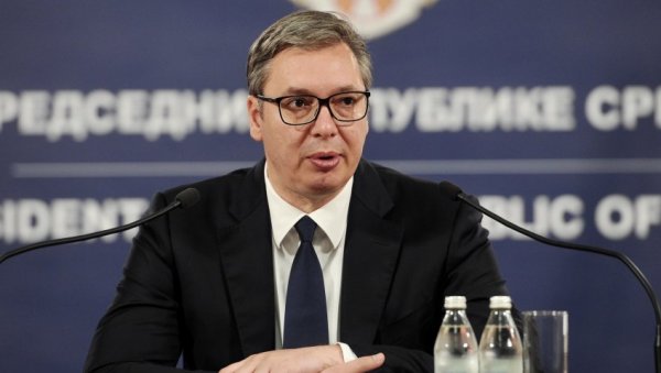 ТАЧНО У 18 ЧАСОВА: Председник Вучић се обраћа јавности ТАЧНО У 18 ЧАСОВА: Председник Вучић се обраћа јавности