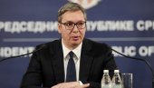 КОСОРОВА МОРАЛНИ МАЧ: Српске сирочиће избацила из стана, а сад измишља Вучићеву пушку КОСОРОВА МОРАЛНИ МАЧ: Српске сирочиће избацила из стана, а сад измишља Вучићеву пушку