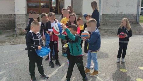 OPREMA ZA OSNOVCE: Kraljevački sportisti ne zaboravljaju mališane sa seoskog područja OPREMA ZA OSNOVCE: Kraljevački sportisti ne zaboravljaju mališane sa seoskog područja