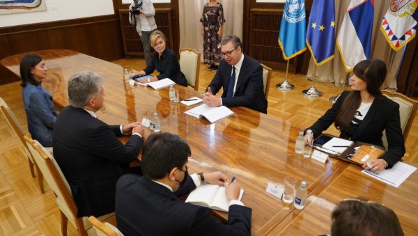 ВУЧИЋ НА САСТАНКУ СА ЈЕНЧОМ: Србија ће се увек залагати за поштовање међународног права ВУЧИЋ НА САСТАНКУ СА ЈЕНЧОМ: Србија ће се увек залагати за поштовање међународног права
