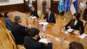 ВУЧИЋ НА САСТАНКУ СА ЈЕНЧОМ: Србија ће се увек залагати за поштовање међународног права ВУЧИЋ НА САСТАНКУ СА ЈЕНЧОМ: Србија ће се увек залагати за поштовање међународног права