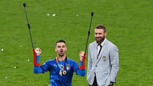 OVO SE NE VIĐA SVAKI DAN: Fudbaler prešao iz Rome u Napoli OVO SE NE VIĐA SVAKI DAN: Fudbaler prešao iz Rome u Napoli
