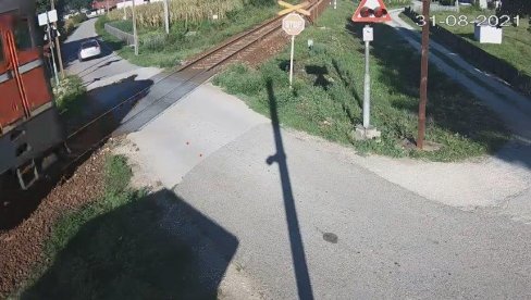 АУТОМОБИЛ СЛЕТЕО С ПУТА, ПА ЕКСПЛОДИРАО! Огласили се из Железница Србије након тешке несреће на прузи АУТОМОБИЛ СЛЕТЕО С ПУТА, ПА ЕКСПЛОДИРАО! Огласили се из Железница Србије након тешке несреће на прузи