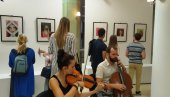 ЦРВЕНО НА ФОТОГРАФИЈИ: Премијера изложбе Еда Иглича у Параћину (ФОТО) ЦРВЕНО НА ФОТОГРАФИЈИ: Премијера изложбе Еда Иглича у Параћину (ФОТО)