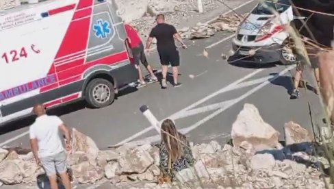 SRAMOTA! Komite pretresaju vozilo Hitne pomoći (VIDEO) SRAMOTA! Komite pretresaju vozilo Hitne pomoći (VIDEO)