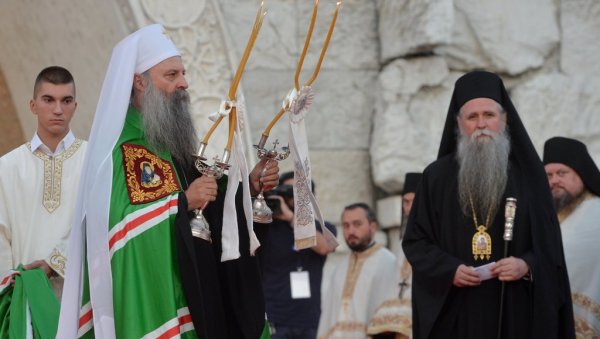 МОЋНА ПОРУКА ПАТРИЈАРХА ИЗ ПОДГОРИЦЕ: Без обзира на разлике, у цркви смо сви једно МОЋНА ПОРУКА ПАТРИЈАРХА ИЗ ПОДГОРИЦЕ: Без обзира на разлике, у цркви смо сви једно