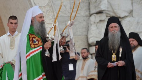 МОЋНА ПОРУКА ПАТРИЈАРХА ИЗ ПОДГОРИЦЕ: Без обзира на разлике, у цркви смо сви једно МОЋНА ПОРУКА ПАТРИЈАРХА ИЗ ПОДГОРИЦЕ: Без обзира на разлике, у цркви смо сви једно