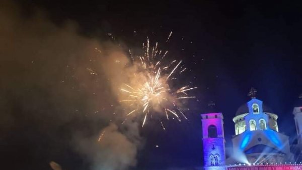 ПОДГОРИЦА СЛАВИ ДОЛАЗАК ПАТРИЈАРХА: Велики ватромет у част поглавара Српске православне цркве ПОДГОРИЦА СЛАВИ ДОЛАЗАК ПАТРИЈАРХА: Велики ватромет у част поглавара Српске православне цркве