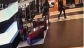 HIT SNIMAK IZ BEOGRADSKOG TRŽNOG CENTRA: Devojka napravila karambol pa pobegla (VIDEO) HIT SNIMAK IZ BEOGRADSKOG TRŽNOG CENTRA: Devojka napravila karambol pa pobegla (VIDEO)