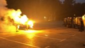 ХАПШЕЊЕ ЗБОГ НАСИЉА НА ЦЕТИЊУ: Осумњичени откривен помоћу снимка са протеста ХАПШЕЊЕ ЗБОГ НАСИЉА НА ЦЕТИЊУ: Осумњичени откривен помоћу снимка са протеста