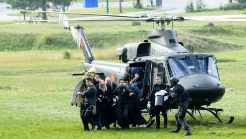 PATRIJARH OBJAVIO SNIMAK SLETANJA NA CETINJE: U slavu Boga živoga stigosmo da izvršimo ustoličenje novog mitropolita (VIDEO) PATRIJARH OBJAVIO SNIMAK SLETANJA NA CETINJE: U slavu Boga živoga stigosmo da izvršimo ustoličenje novog mitropolita (VIDEO)