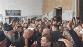 OVO JE BIO BIBLIJSKI DOGAĐAJ! Patrijarh i mitropolit se obratili narodu u Podgorici OVO JE BIO BIBLIJSKI DOGAĐAJ! Patrijarh i mitropolit se obratili narodu u Podgorici