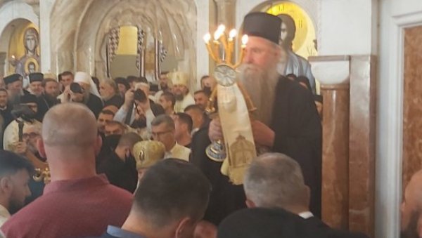 ЦРНА ГОРА: Патријарх Порфирије послао емотивну поруку након одласка из Црне Горе - Срећан сам јер смо извршили дело Цркве (ФОТО/ВИДЕО) ЦРНА ГОРА: Патријарх Порфирије послао емотивну поруку након одласка из Црне Горе - Срећан сам јер смо извршили дело Цркве (ФОТО/ВИДЕО)