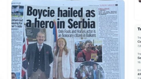 САНДЕЈ МИРОР: Бојси је у Србији дочекан као херој! (ФОТО) САНДЕЈ МИРОР: Бојси је у Србији дочекан као херој! (ФОТО)