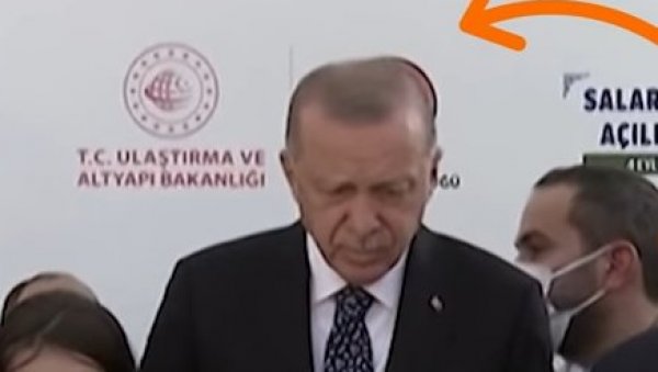 ДЕЧАК ЗАСЕНИО ЕРДОГАНА! Оно што је урадио крајње је симпатично (ВИДЕО) ДЕЧАК ЗАСЕНИО ЕРДОГАНА! Оно што је урадио крајње је симпатично (ВИДЕО)