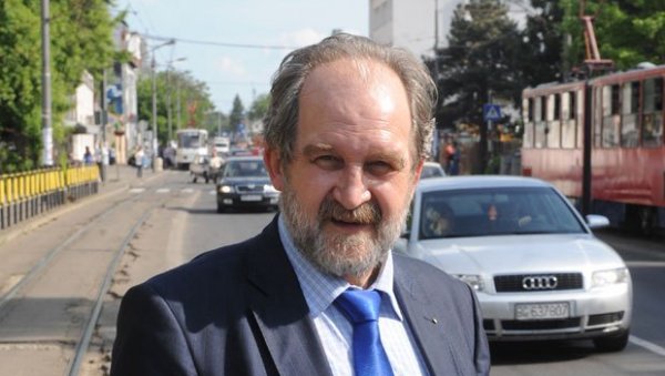 КЉУЧ У ТРАЈНОЈ ЗАБРАНИ ВОЖЊЕ: Професор Милан Вујанић објашњава - како да се промени црна статистика настрадалих у саобраћају КЉУЧ У ТРАЈНОЈ ЗАБРАНИ ВОЖЊЕ: Професор Милан Вујанић објашњава - како да се промени црна статистика настрадалих у саобраћају