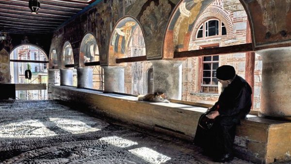 СИГУРНОСТ ЗА БЛАГО НА СВЕТОЈ ГОРИ: Шта све доноси будући закон о очувању културног и историјског наслеђа Хиландара СИГУРНОСТ ЗА БЛАГО НА СВЕТОЈ ГОРИ: Шта све доноси будући закон о очувању културног и историјског наслеђа Хиландара