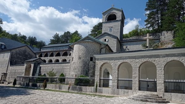 ОСНИВАЧ ДИНАСТИЈЕ ПЕТРОВИЋ: Навршило се 290 година од смрти Данила I Петровића Његоша ОСНИВАЧ ДИНАСТИЈЕ ПЕТРОВИЋ: Навршило се 290 година од смрти Данила I Петровића Његоша