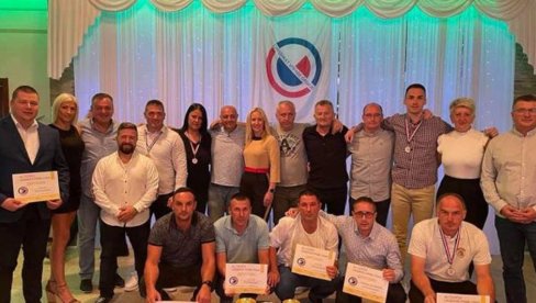 ISTORIJSKI USPEH OPŠTINE PLANDIŠTE: Na susretima Sindikata uprave Srbije osvojili osam medalja ISTORIJSKI USPEH OPŠTINE PLANDIŠTE: Na susretima Sindikata uprave Srbije osvojili osam medalja