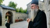 ВЕЛИКА ЧАСТ: Митрополит Јоаникије одликован Крстом вожда Ђорђа Стратимировића (ВИДЕО) ВЕЛИКА ЧАСТ: Митрополит Јоаникије одликован Крстом вожда Ђорђа Стратимировића (ВИДЕО)
