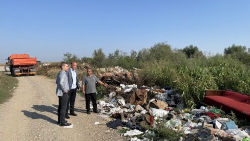 PLAĆAJU GRAD I DRŽAVA: Čišćenje ilegalnih deponija u Ribarima kod Šapca