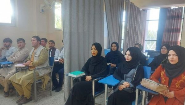 МОЖЕ, АЛИ КАД ВОЂА ОДЛУЧИ: Универзитети у Авганистану спремни да поново приме девојке назад у школске клупе МОЖЕ, АЛИ КАД ВОЂА ОДЛУЧИ: Универзитети у Авганистану спремни да поново приме девојке назад у школске клупе
