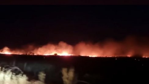 ВЕЛИКИ ПОЖАР У ХРВАТСКОЈ: Угрожене куће код Задра (ВИДЕО) ВЕЛИКИ ПОЖАР У ХРВАТСКОЈ: Угрожене куће код Задра (ВИДЕО)