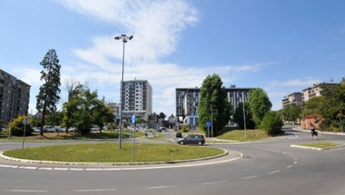 ČETIRI KVADRATA BLOKIRALA STEPU: Početak radova na probijanju jednostavnije veze voždovačkog naselja sa ulicom Vojvode Stepe neizvestan ČETIRI KVADRATA BLOKIRALA STEPU: Početak radova na probijanju jednostavnije veze voždovačkog naselja sa ulicom Vojvode Stepe neizvestan