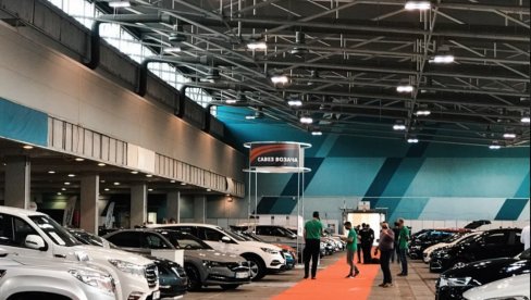 UKUPAN PROMET 400.000 EVRA: Održana peta po redu Auto-moto berza UKUPAN PROMET 400.000 EVRA: Održana peta po redu Auto-moto berza